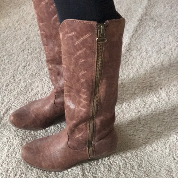 Boots - Picture 2 of 2